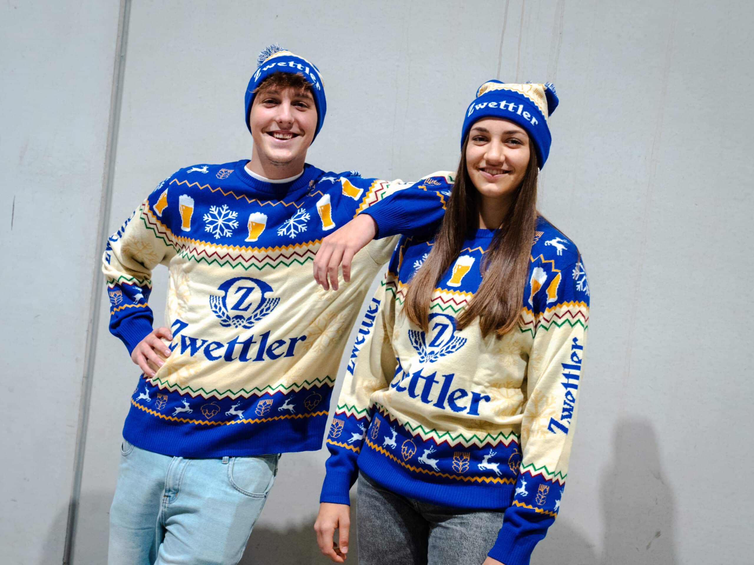 Weihnachtsset Pulli + Mütze – Bild 2